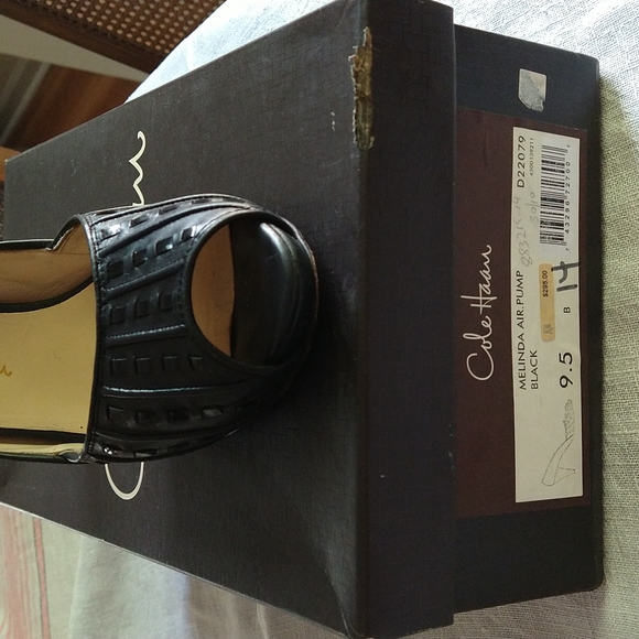 COLE HAAN PEEP TOE PUMPS - Picture 3 of 9